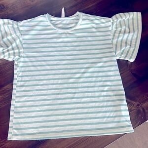 Girls Large short sleeve green and white top